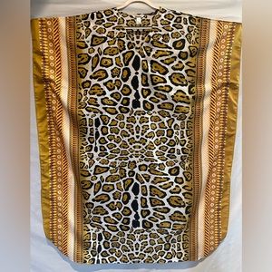 NWOT - WINLAR Full-Length V-Neck Leopard
Print Satiny Feel Kaftan.